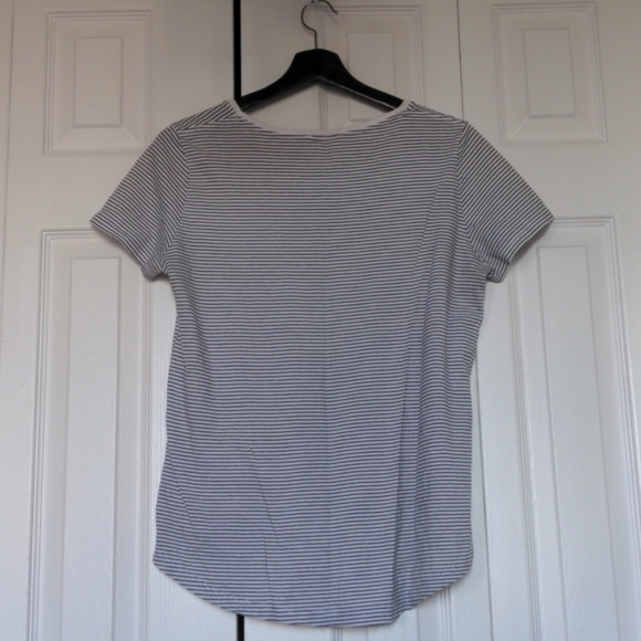 Striped black and white t-shirt - Picture 2 of 3